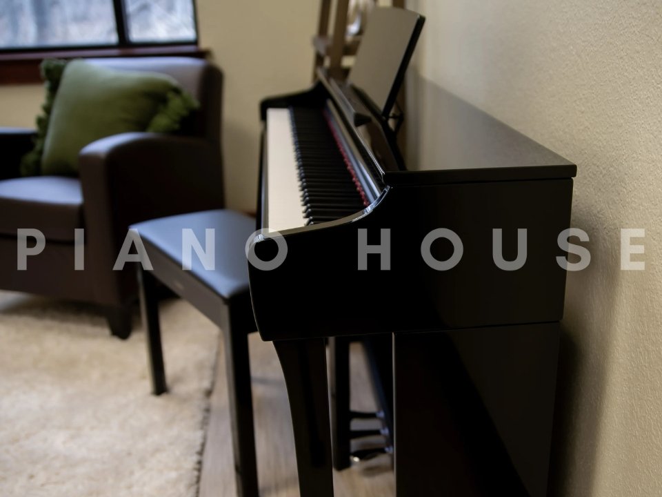 Hình ảnh chi tiết YAMAHA CLP-825 PE góc chụp 7